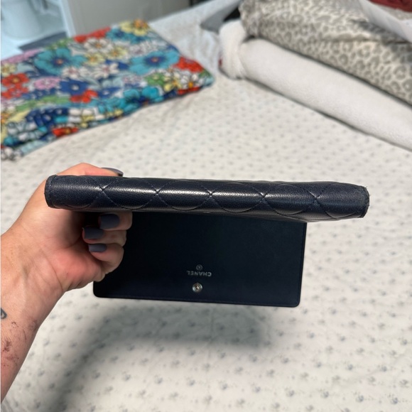 CHANEL Dark Blue Quilted Card Holder - Picture 6 of 11